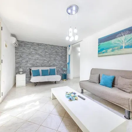 Seaside Modern For 8