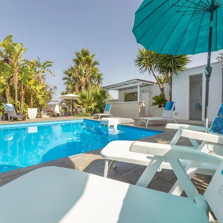 Seaside Modern For 8 Villa