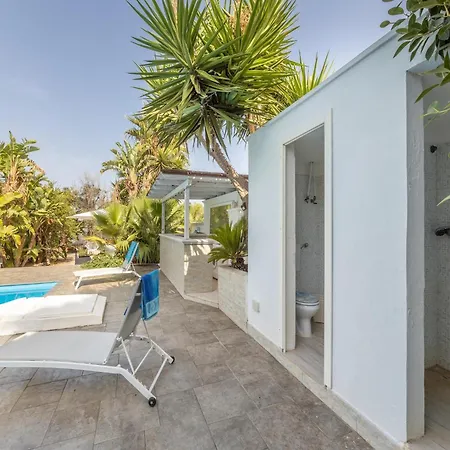 Seaside Modern For 8