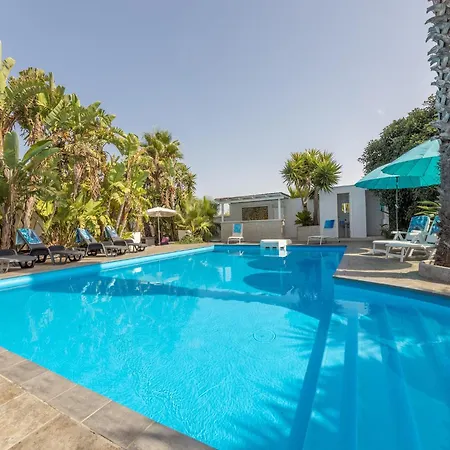 Seaside Modern For 8 *